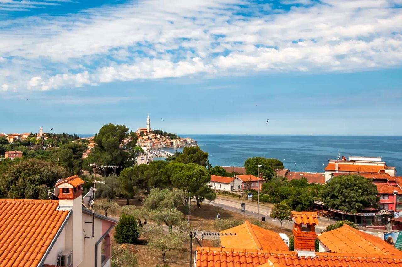 Lakovich Sea View Apartments Ровінь Екстер'єр фото