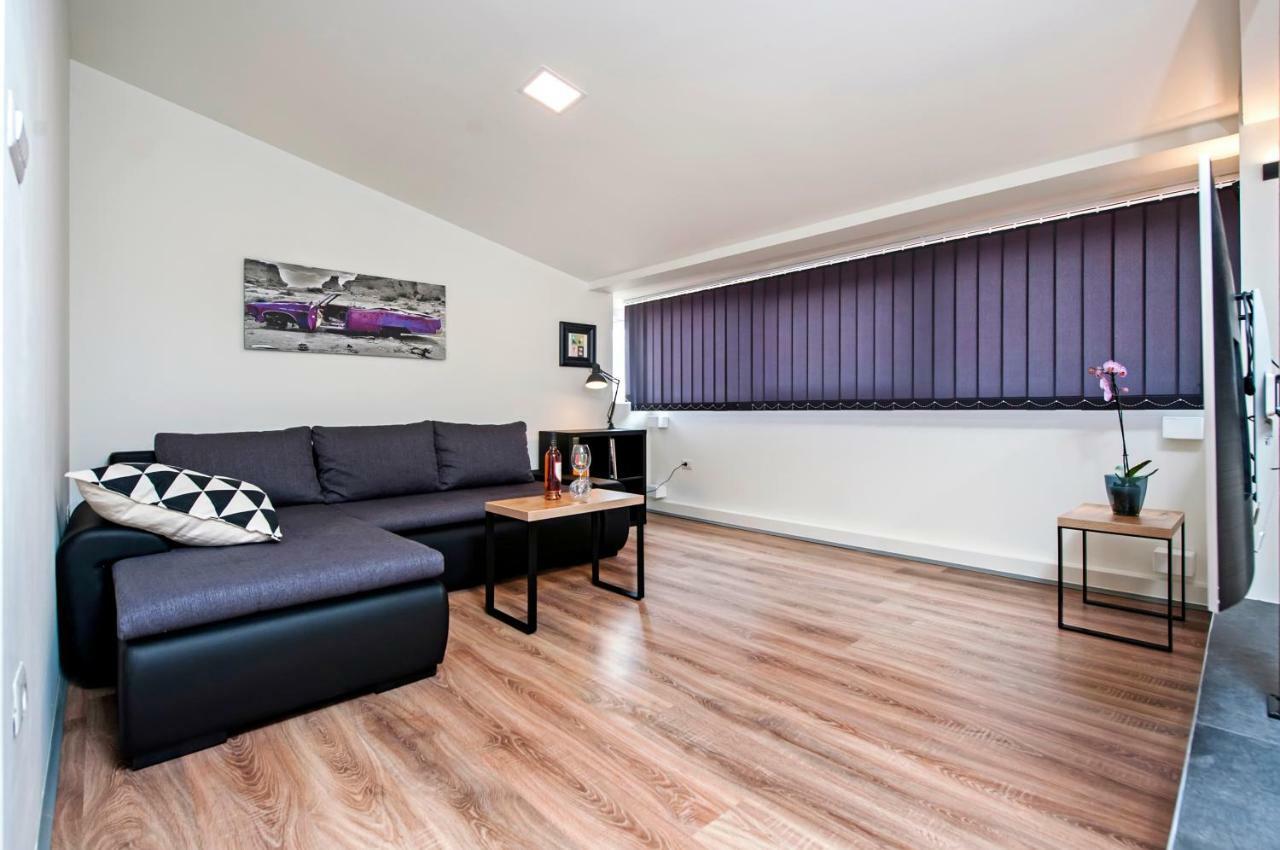 Lakovich Sea View Apartments Ровінь Екстер'єр фото