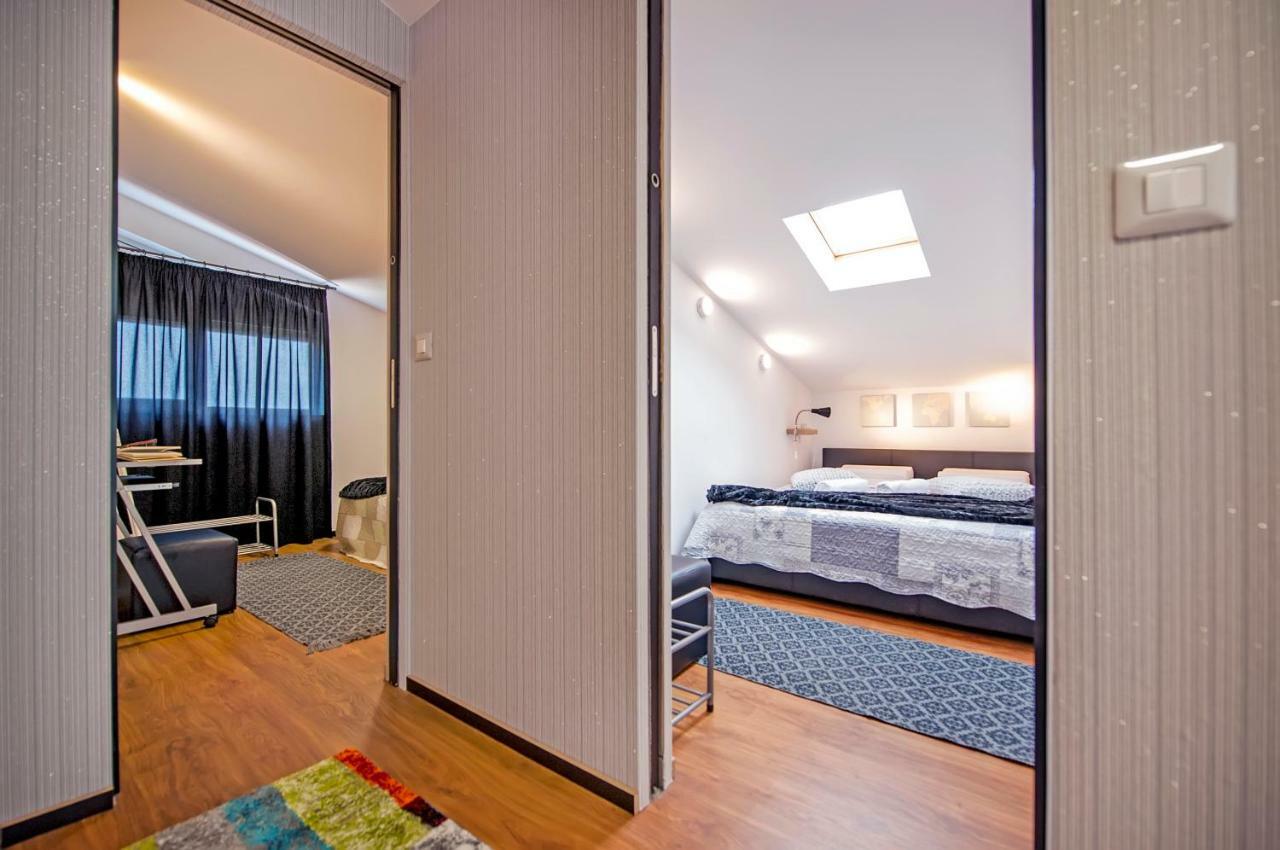 Lakovich Sea View Apartments Ровінь Екстер'єр фото