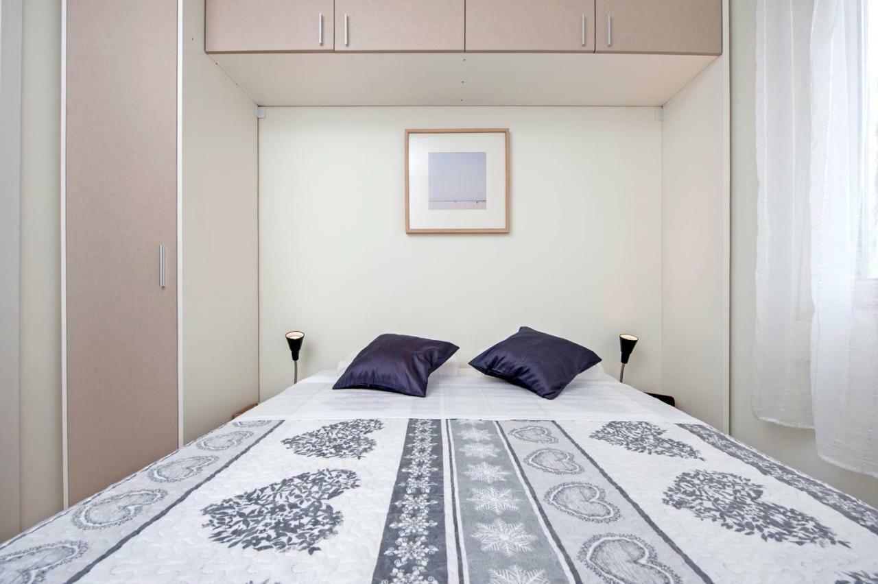 Lakovich Sea View Apartments Ровінь Екстер'єр фото